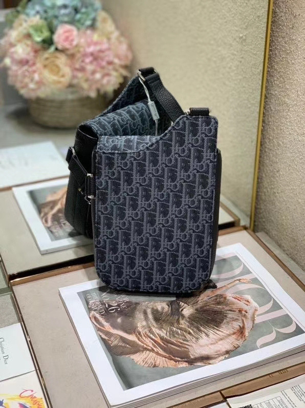 D10r bag