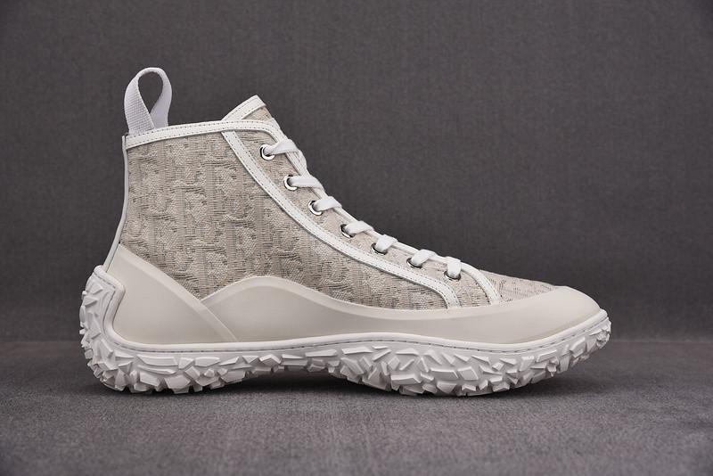 dio* sneaker