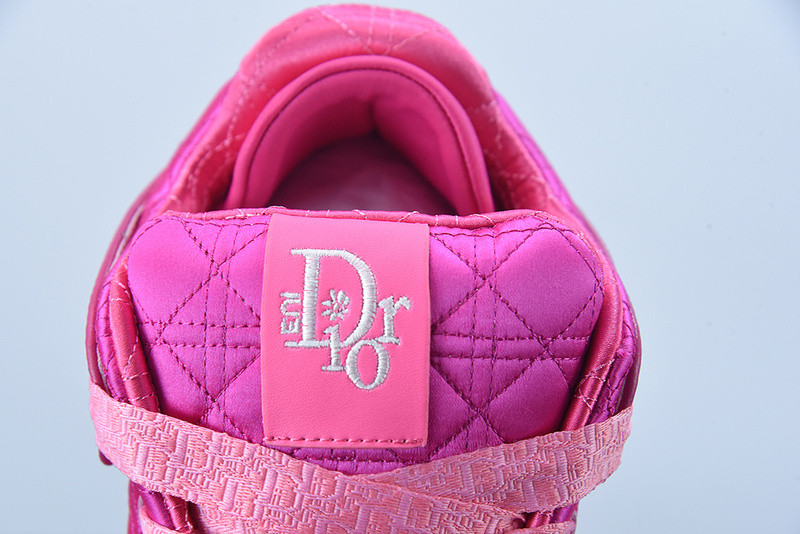 dio* sneaker