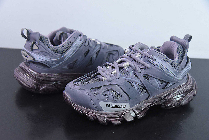 bc track sneaker