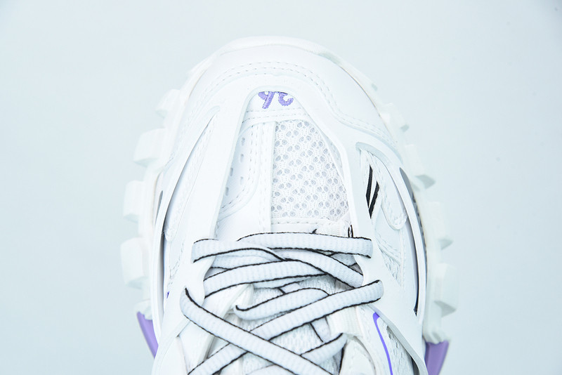 bc track sneaker