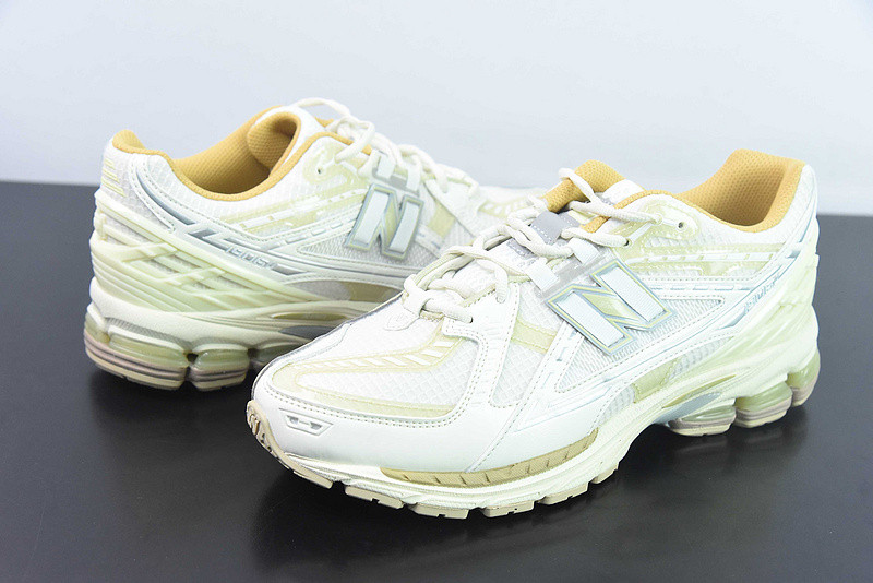 new balance sneaker