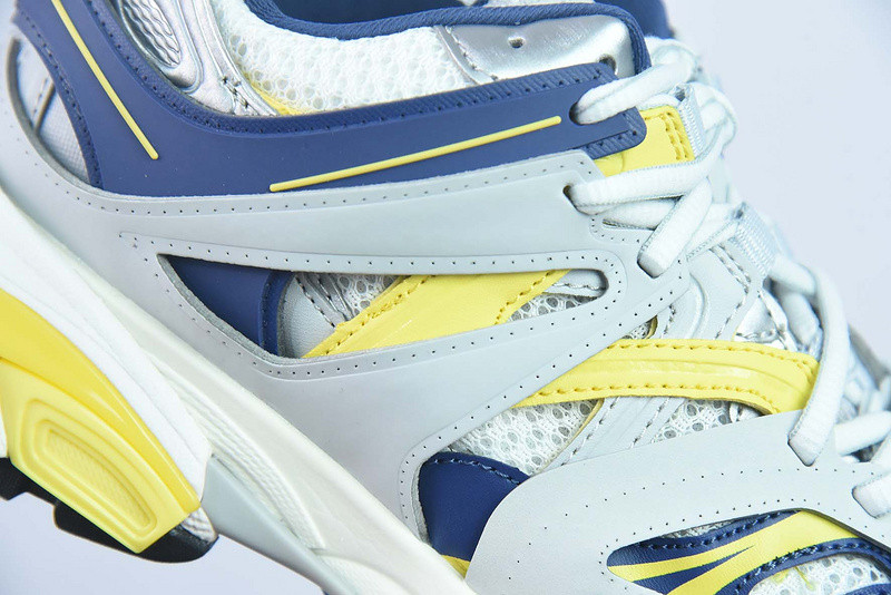 bc track sneaker