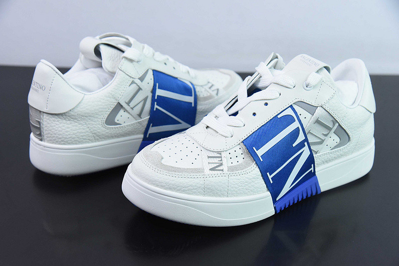 Va1e*ntin0 sneaker