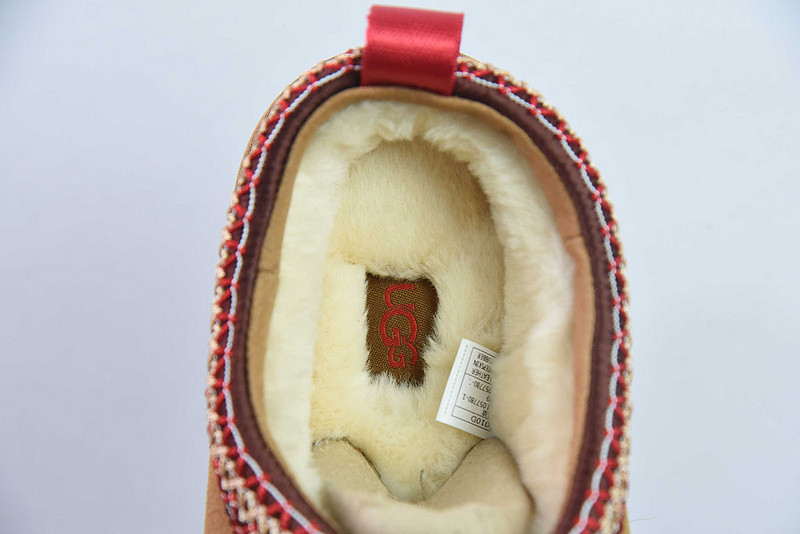 UGG