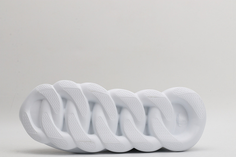 vs chain reaction sneakers