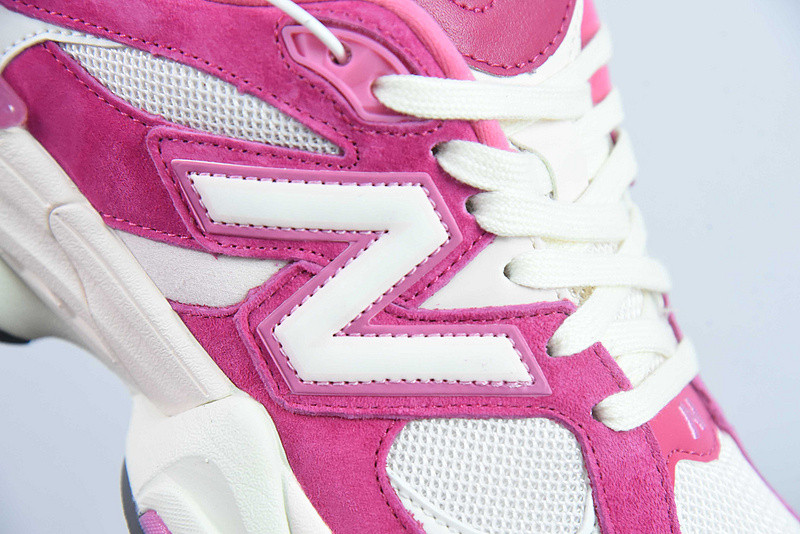 NEW BALANCE SNEAKER