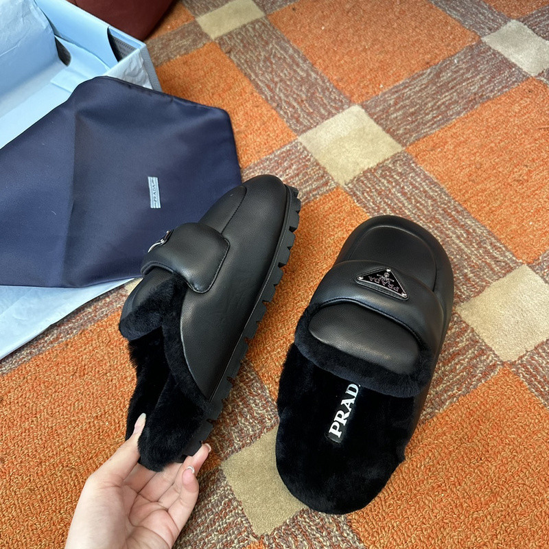 Pra*a sandals