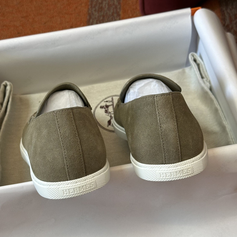 H**me5 sneaker
