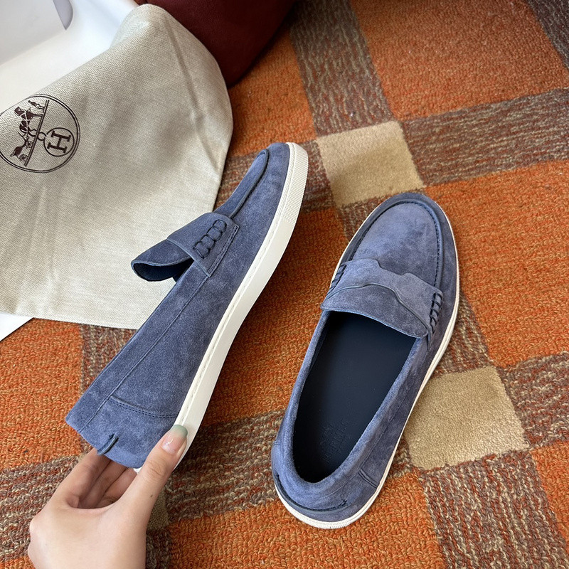 H**me5 sneaker
