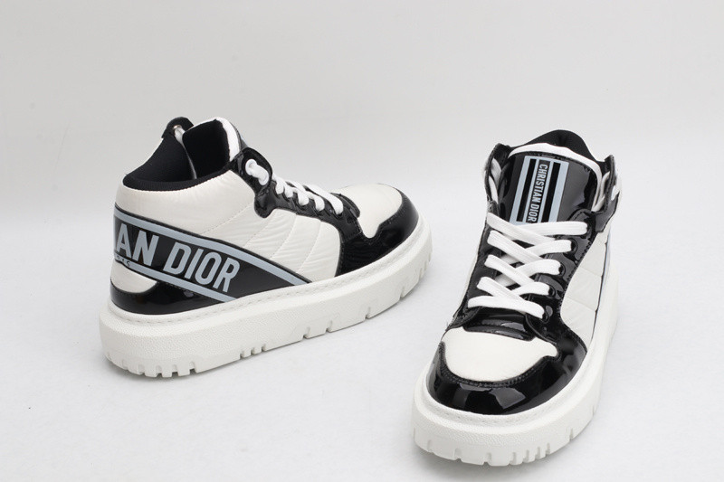 dio* sneaker