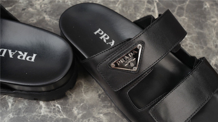 pra*a sandals
