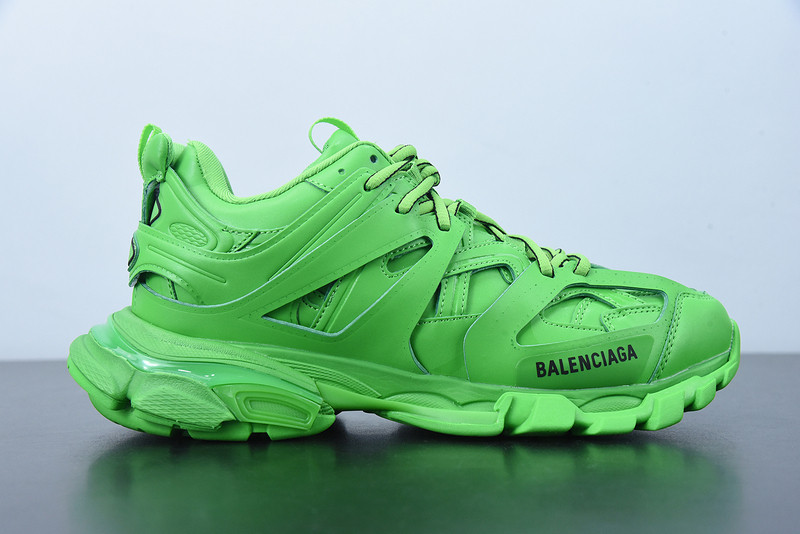 bc track sneaker