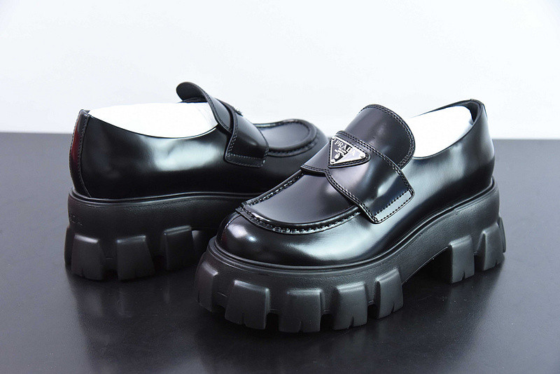 pr sneaker