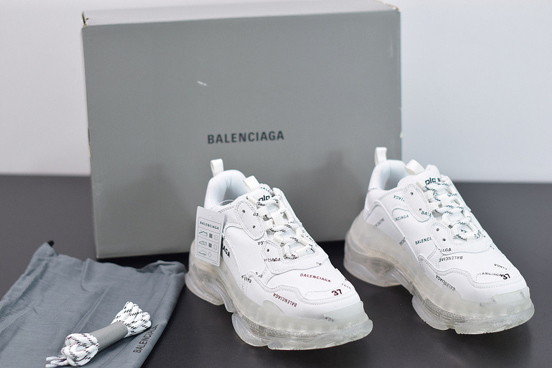 bc triple s trainer 524039 w09e1 2021