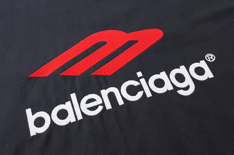 Ba*len*cia*ga clothes