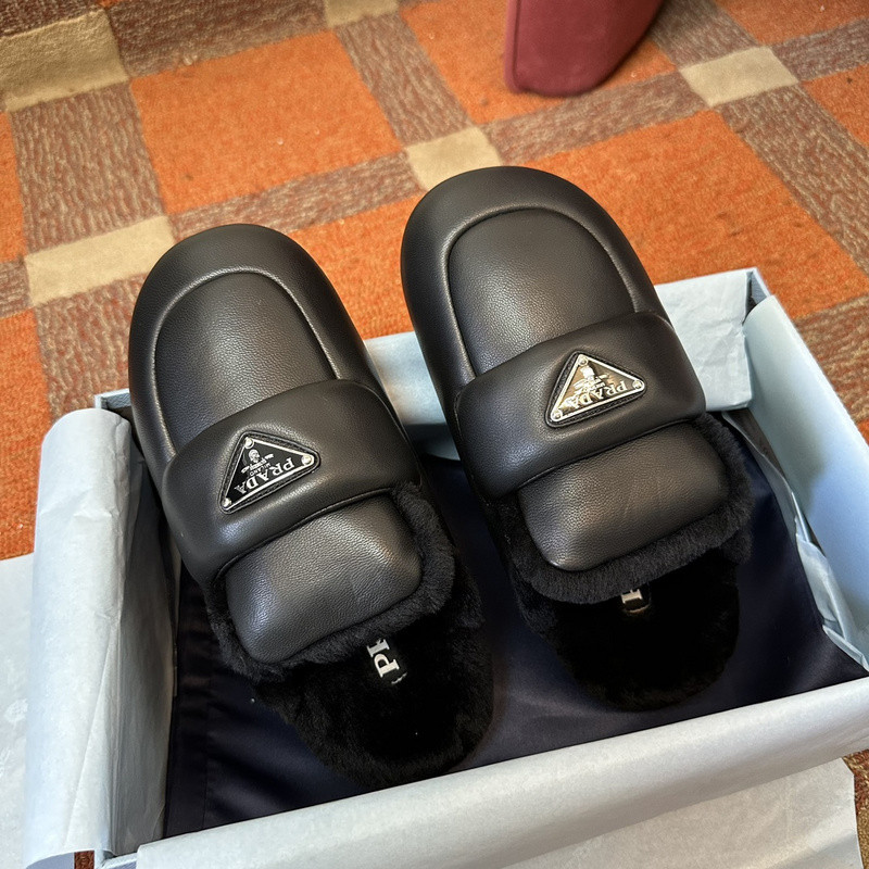 Pra*a sandals