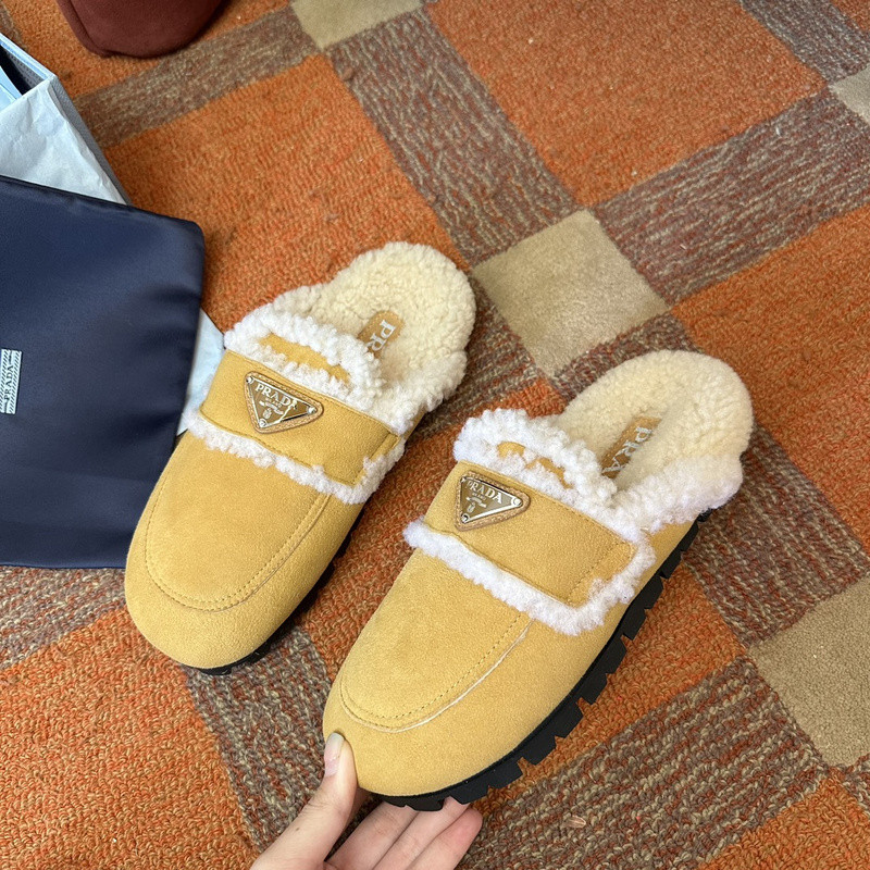 Pra*a sandals