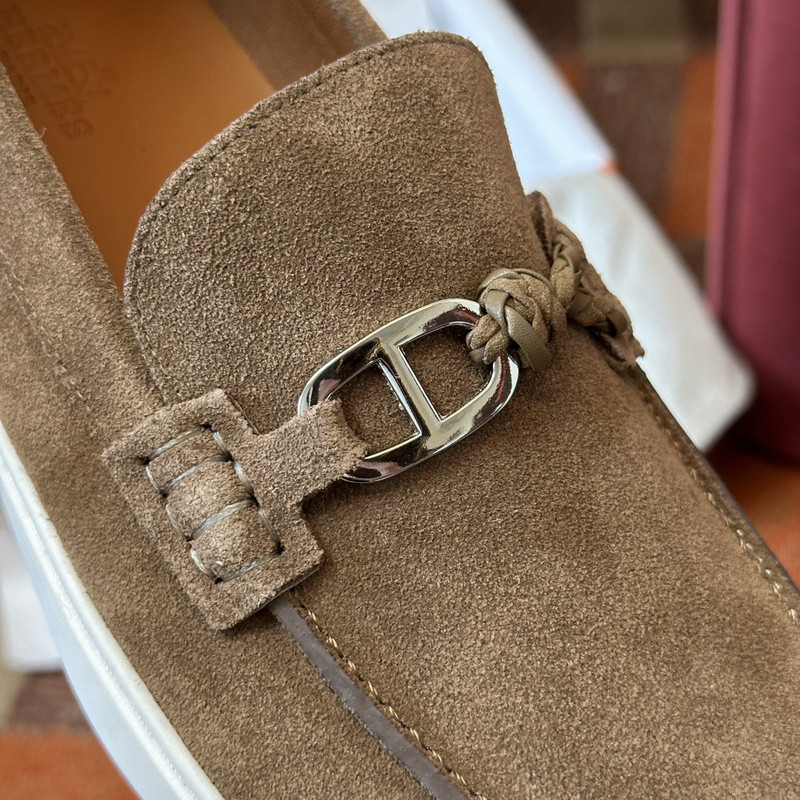 H**me5 sneaker