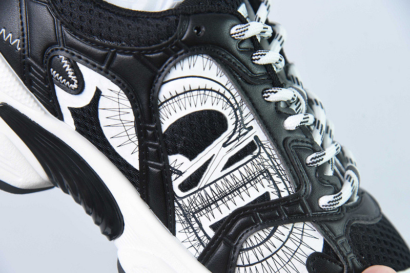 dio* sneaker