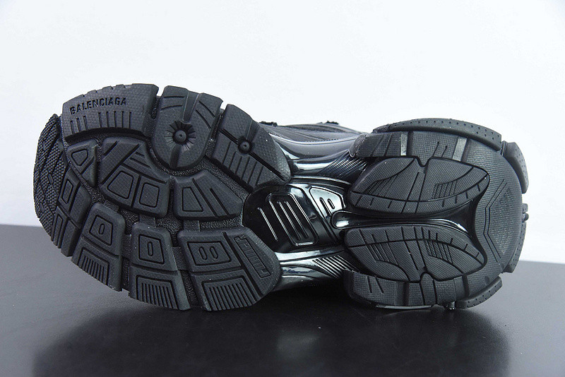 Ba*len*cia*ga runner sneaker