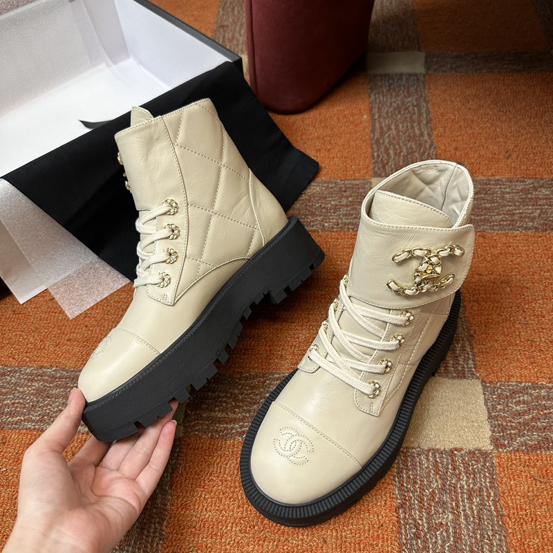 Ch*el sneaker