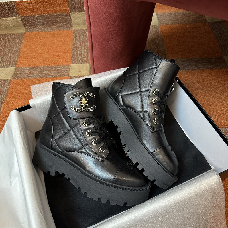 Ch*el sneaker