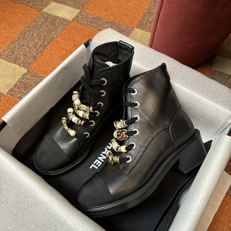 Ch*el sneaker