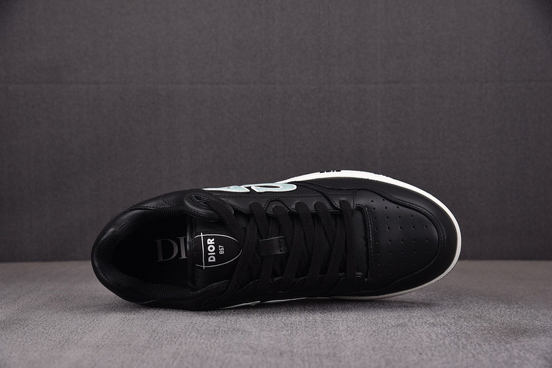 dio* sneaker