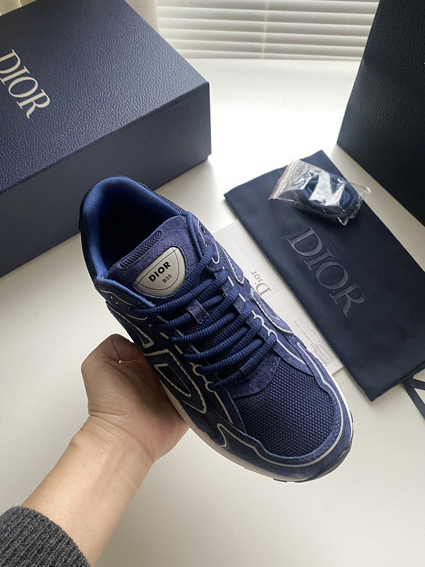 DIO* SNEAKER