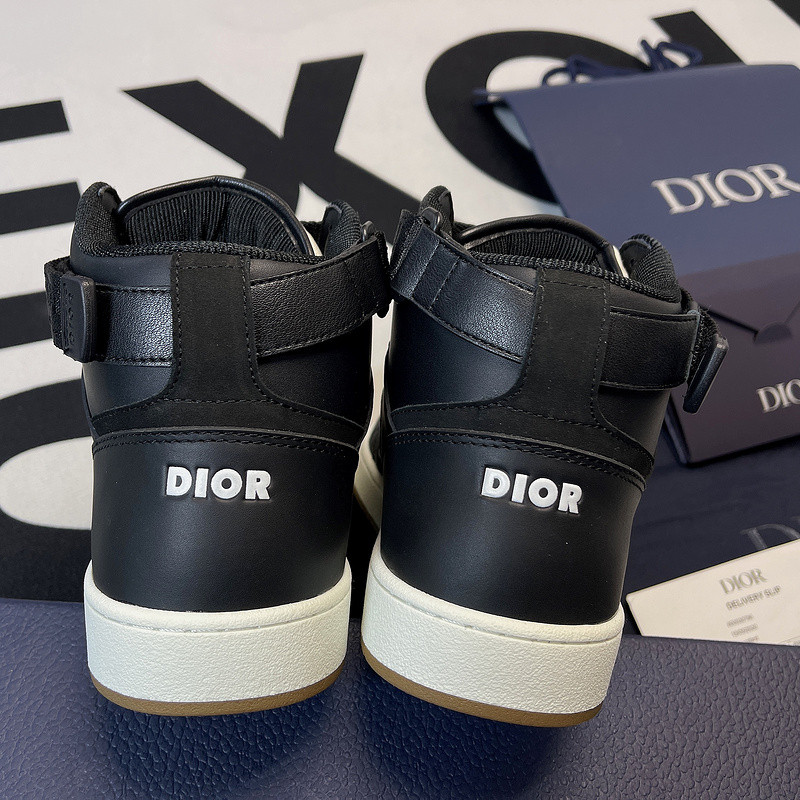 dio* sneaker