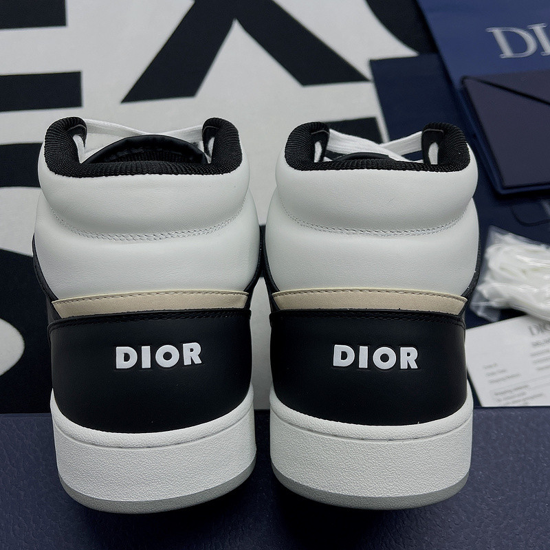 dio* sneaker
