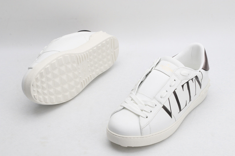 Va1e*ntin0 garavani sneaker