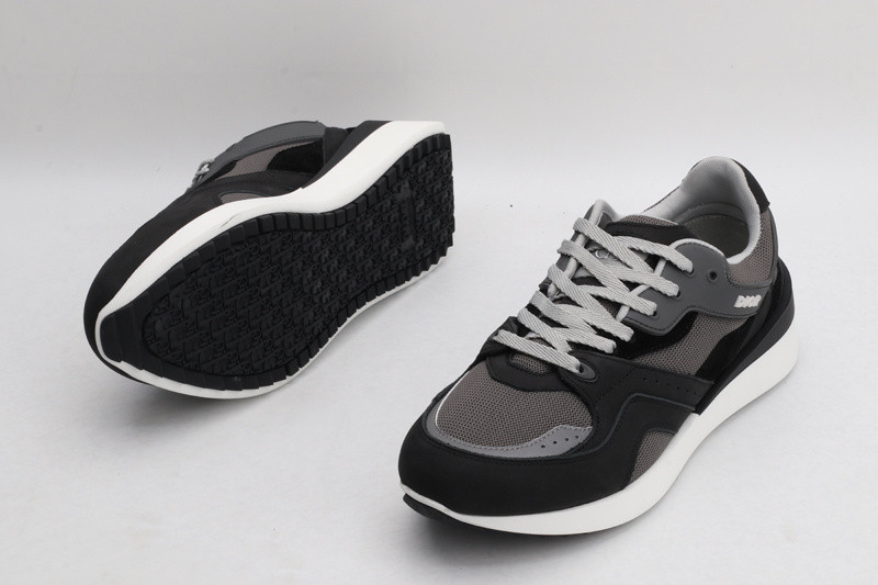 dio* sneaker