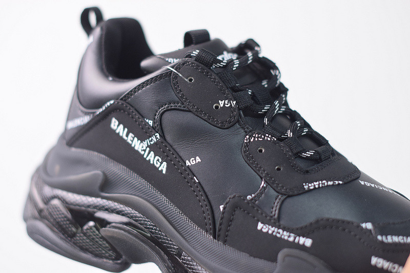 bc triple s trainer 524039 w06e1 2021