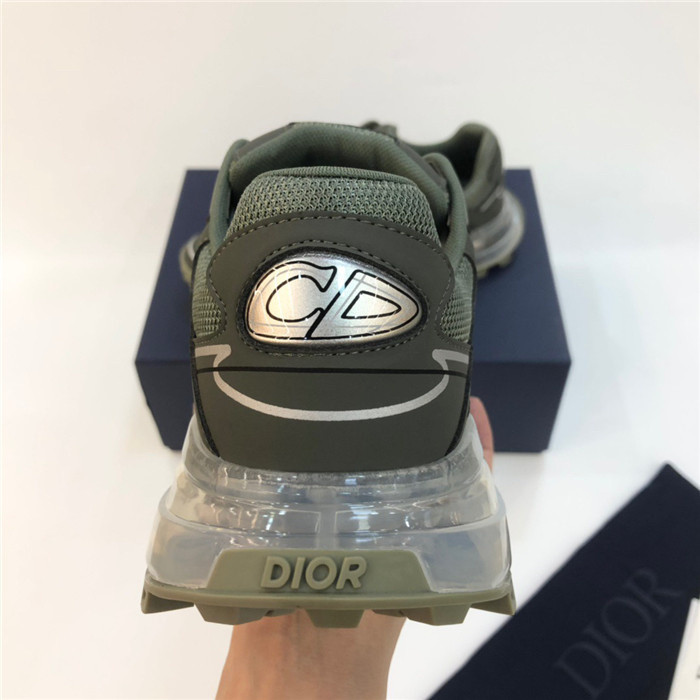 dio* sneaker