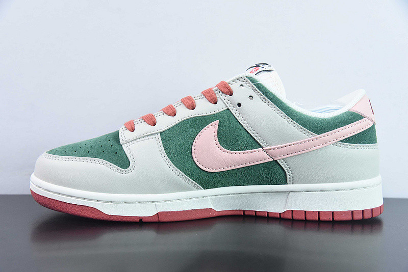 nike dunk low se all petals united fir green fn8923-061