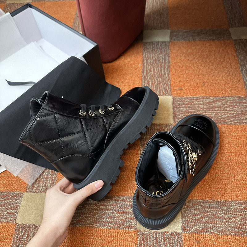 Ch*el sneaker