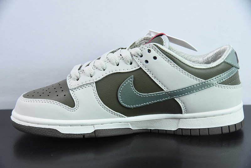 Nike Dunk Low “Year of the Snake” HV5980-231
