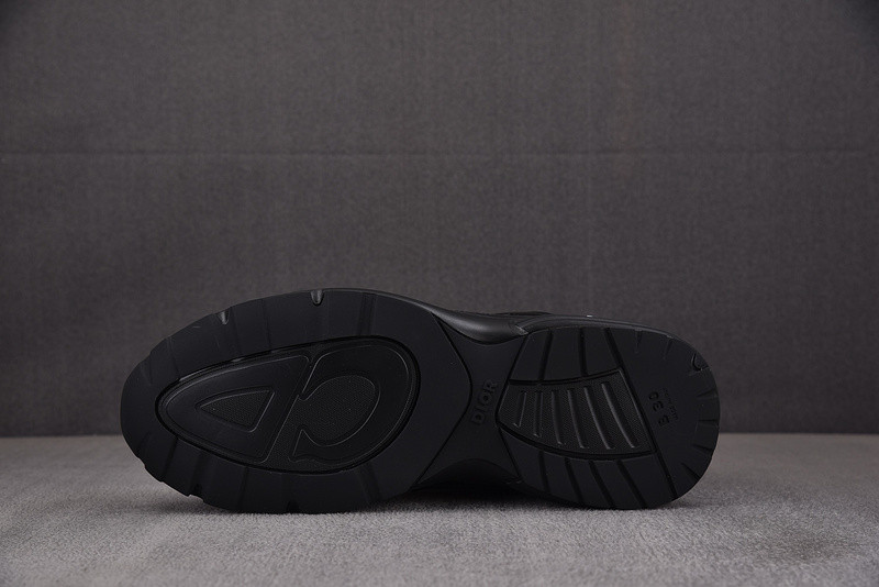 DIO* SNEAKER