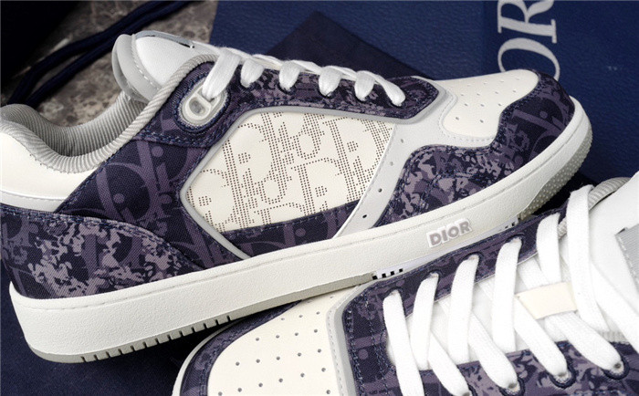 dio* sneaker
