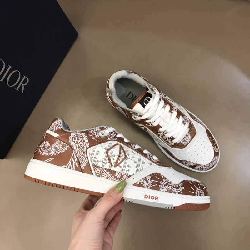 dio* sneaker
