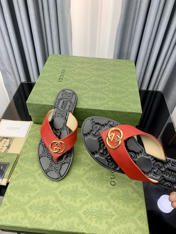 g*u*i sandals