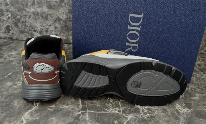 dio* sneaker