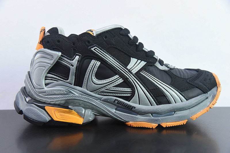 Ba*len*cia*ga runner sneaker