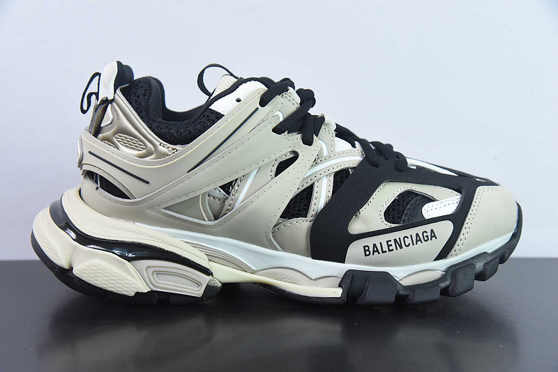 bc track sneaker