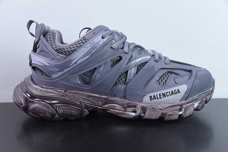 bc track sneaker