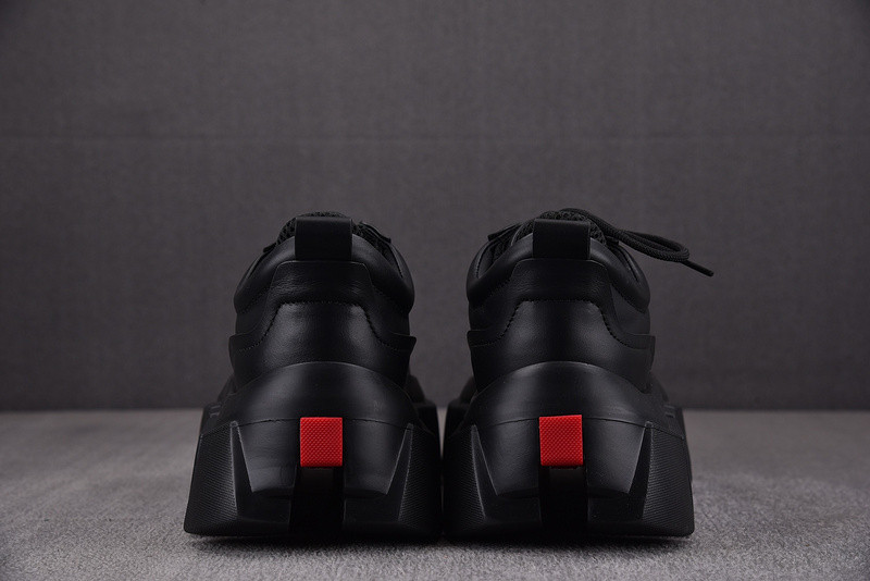 pr sneaker