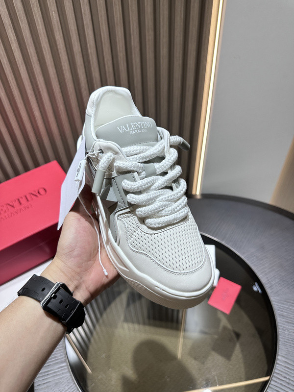 Va1e*ntin0 sneaker