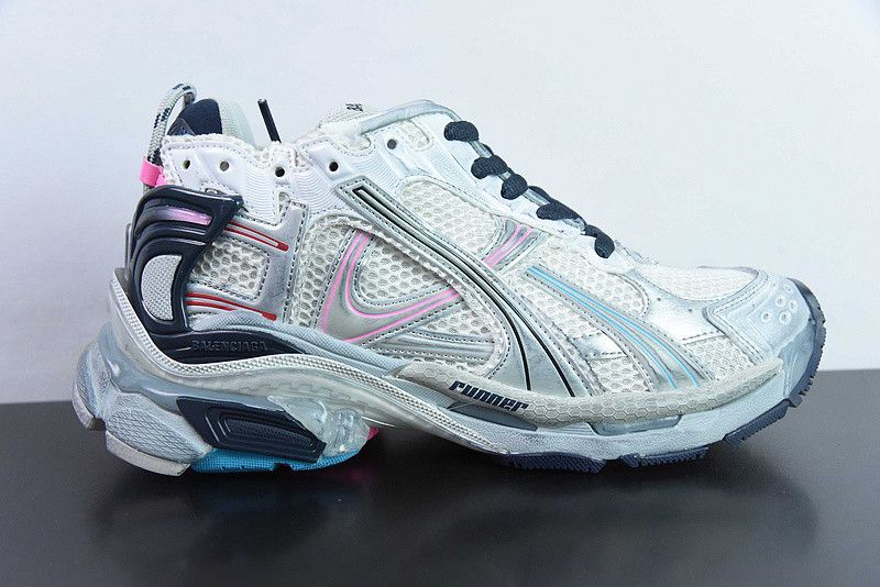 Ba*len*cia*ga runner sneaker